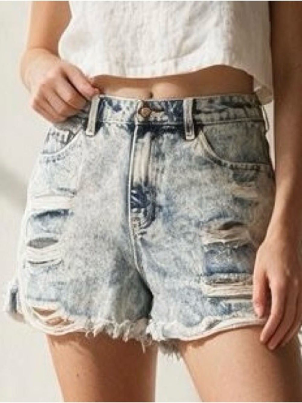 KanCan Juniors 9 28 Blue Acid Wash Distressed 5-Pocket Cut Off R $54
